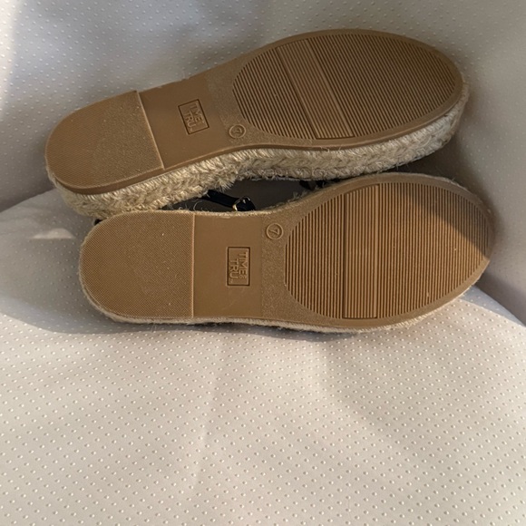Time and Tru Blue White Espadrille Ankle‎ Strap Women’s Size 7 Memory Foam New - Picture 5 of 8